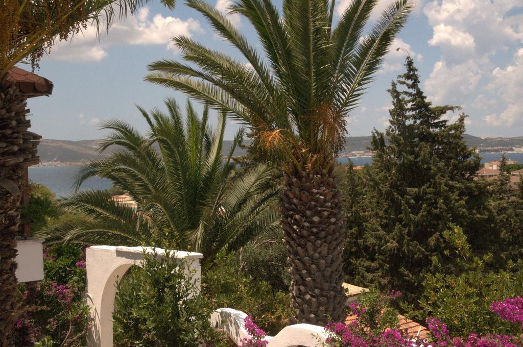 Pasalimani Hotel Çeşme Buitenkant foto